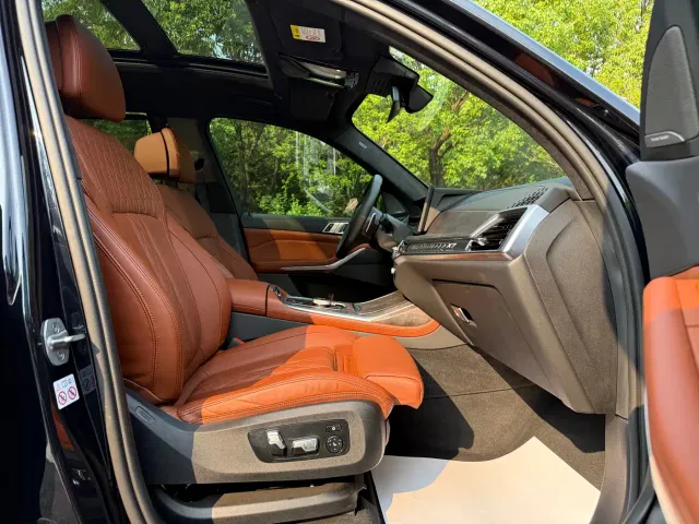 BMW X7 — Фото автомобиля 10