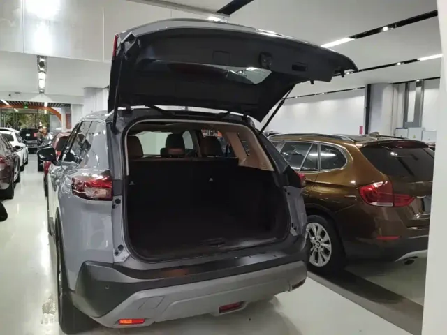 Nissan X-Trail — Фото автомобиля 18