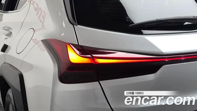 Lexus UX UX250h — Фото автомобиля 8