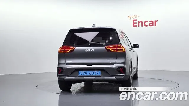 Kia Niro — Фото автомобиля 4