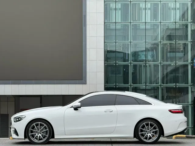 Mercedes-Benz E-Class — Фото автомобиля 9