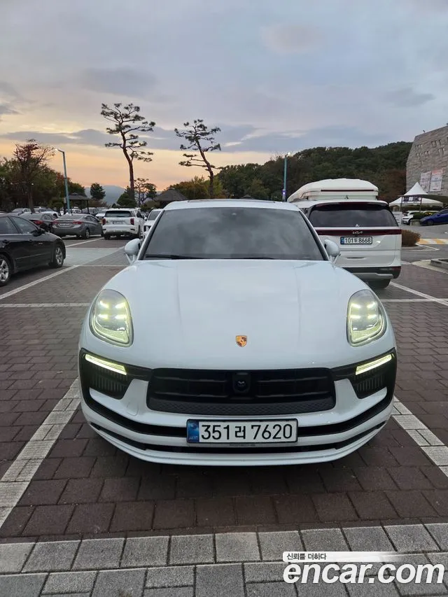 Фотография автомобиля — Porsche Macan