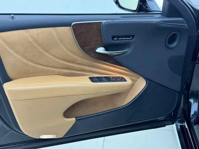 Lexus LS — Фото автомобиля 7