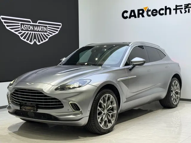 Фотография автомобиля — Aston Martin DBX