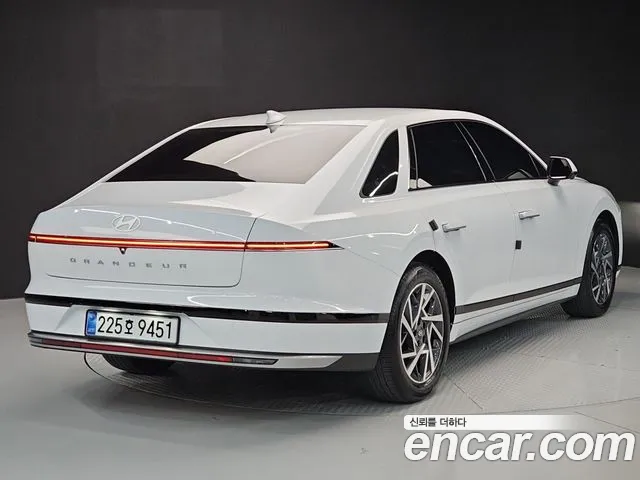Hyundai Grandeur GN7 — Фото автомобиля 4