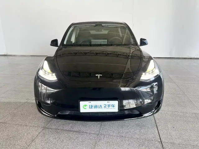 Tesla Model Y — Фото автомобиля 22