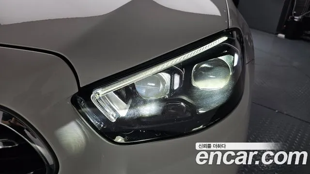 Mercedes-Benz E-Class — Фото автомобиля 21