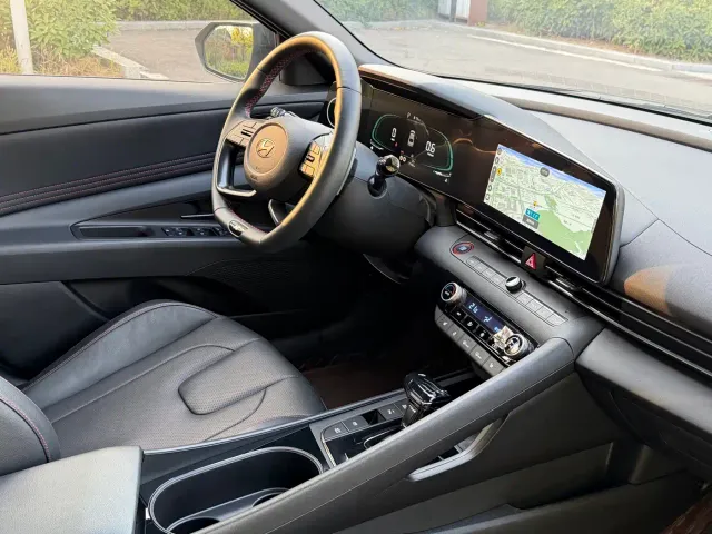 Hyundai Elantra — Фото автомобиля 9