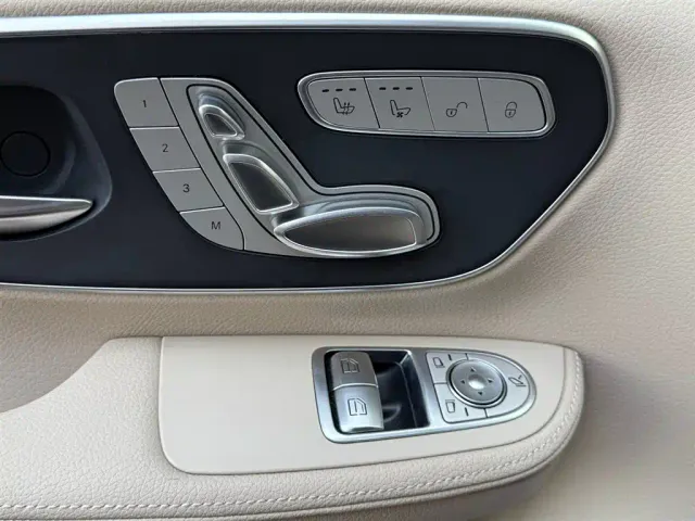 Mercedes-Benz V-Class — Фото автомобиля 16