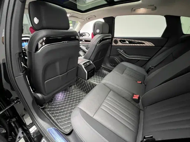 Hongqi H9 — Фото автомобиля 13