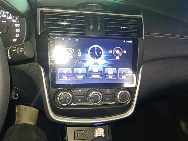 Nissan Tiida — Фото автомобиля 12