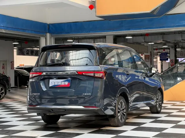 Wuling Jiachen — Фото автомобиля 20