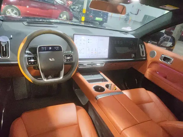 Li Auto L6 — Фото автомобиля 7