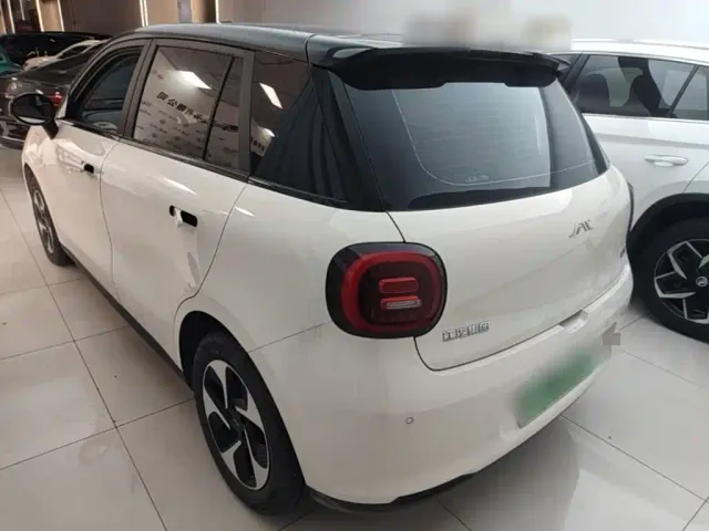 JAC Yiwei 3 — Фото автомобиля 4