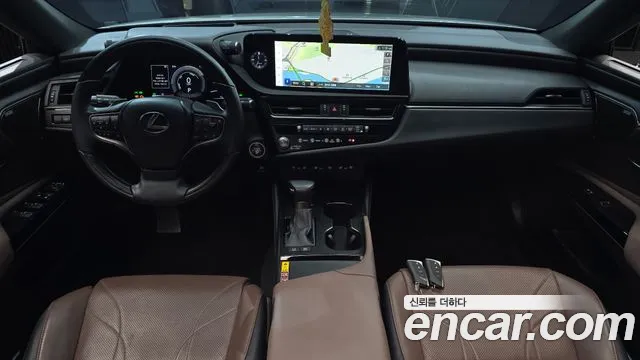 Lexus ES 7th Gen — Фото автомобиля 10