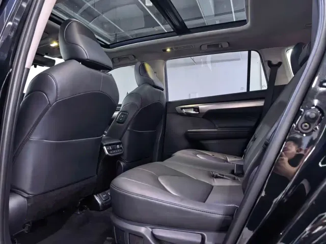 Toyota Highlander — Фото автомобиля 6