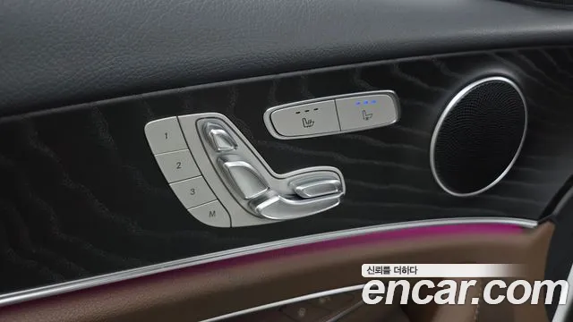 Mercedes-Benz E-Class — Фото автомобиля 20
