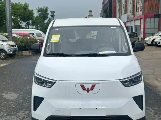 Wuling Yangguang — Фото автомобиля 2