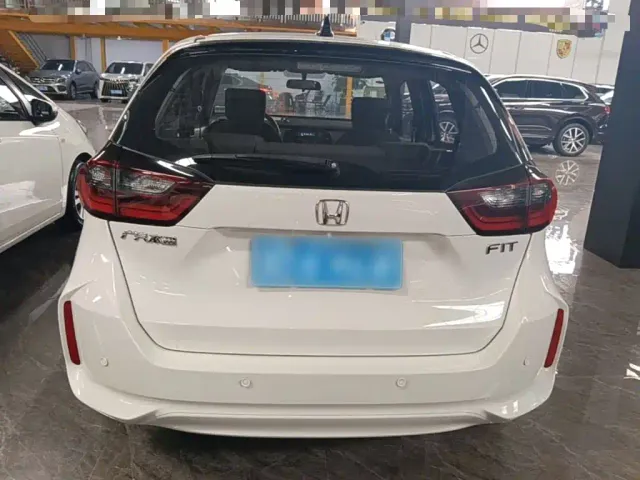 Honda Fit — Фото автомобиля 5