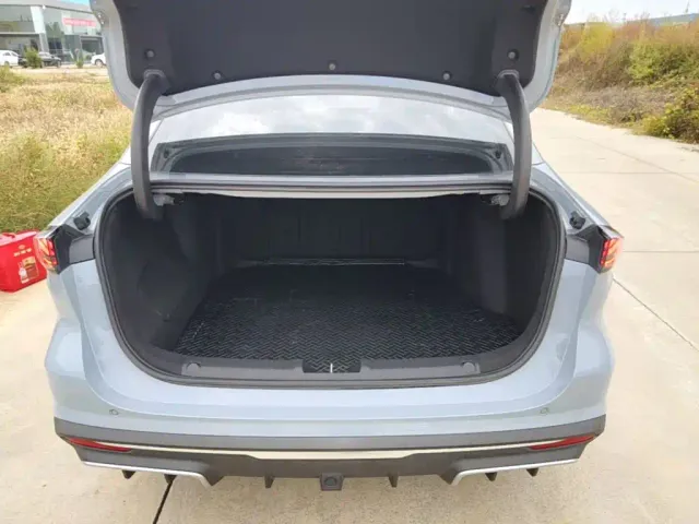 Geely Galaxy L6 — Фото автомобиля 18