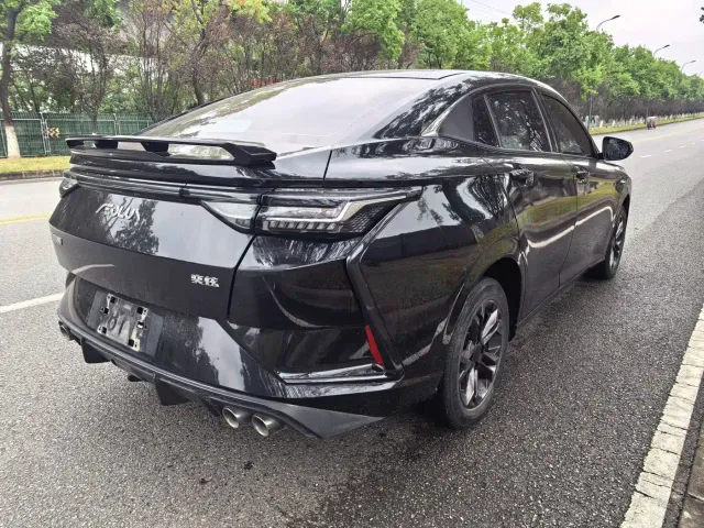 Dongfeng Yixuan — Фото автомобиля 4