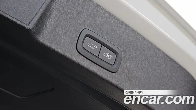 Volvo XC40 — Фото автомобиля 27