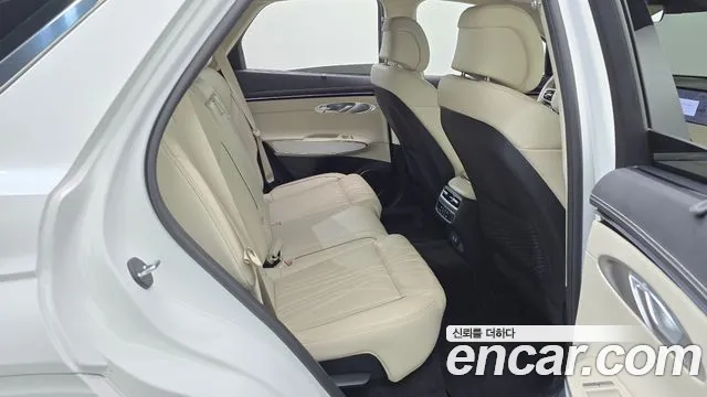 Genesis GV70 2.5T Бензин AWD — Фото автомобиля 23