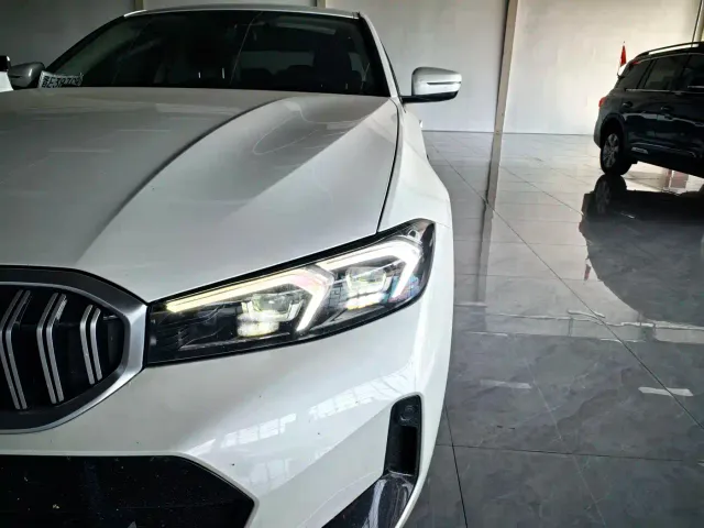 BMW 3 Series — Фото автомобиля 9