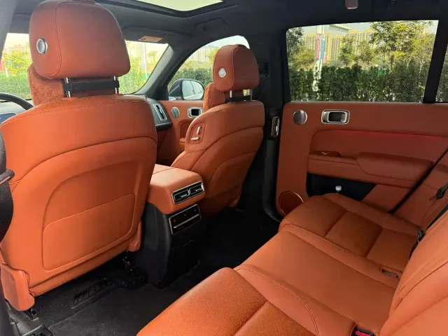 Li Auto L7 — Фото автомобиля 8