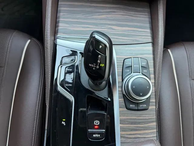 BMW 5 Series — Фото автомобиля 16