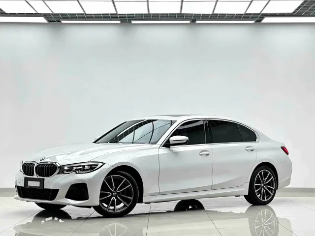 Фотография автомобиля — BMW 3 Series