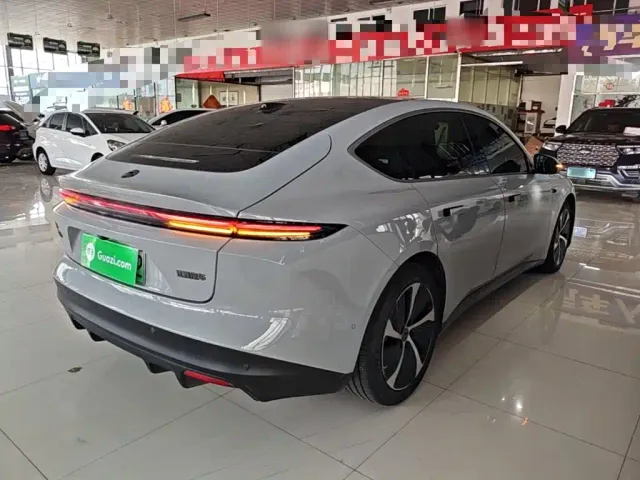Nio ET5 — Фото автомобиля 6