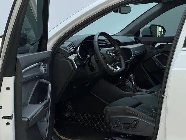 Audi Q3 — Фото автомобиля 7