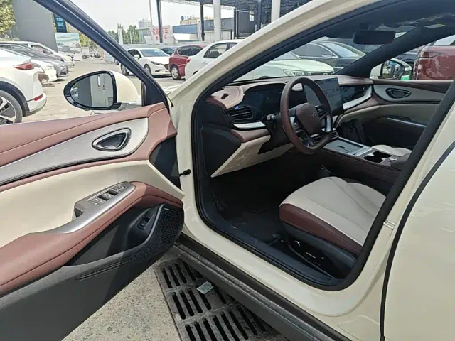 BYD Seal 07 DM-i — Фото автомобиля 15