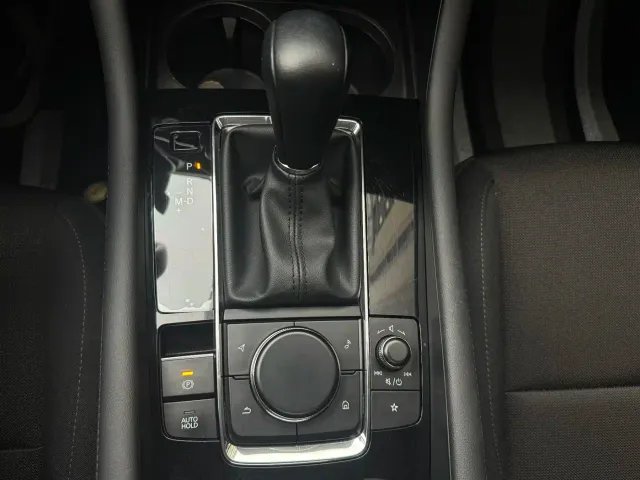 Mazda Axela — Фото автомобиля 18