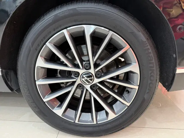 Volkswagen Magotan — Фото автомобиля 12