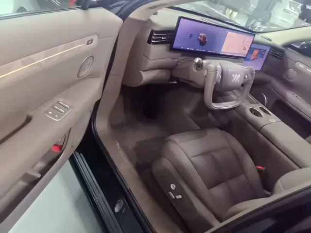 IM Motors LS6 — Фото автомобиля 14