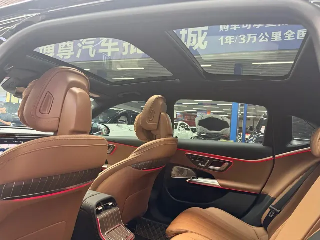 Mercedes-Benz E-Class — Фото автомобиля 16