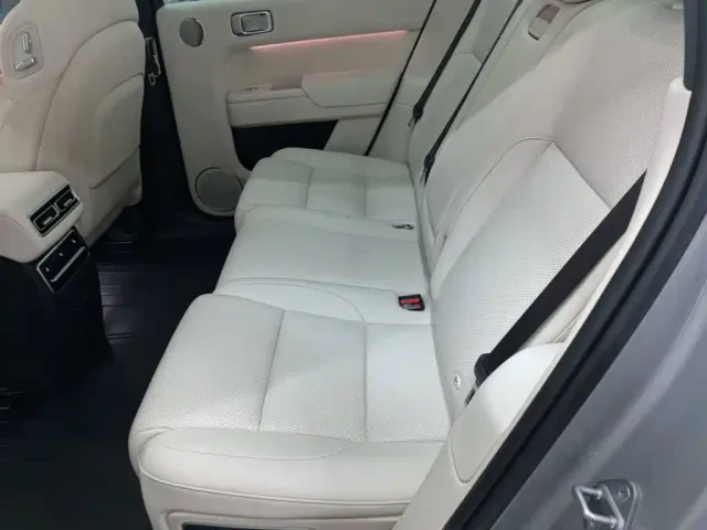 Li Auto L7 — Фото автомобиля 16