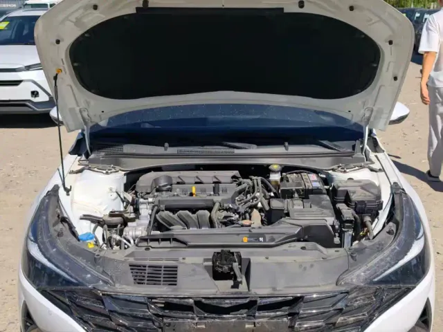 Hyundai Elantra — Фото автомобиля 9