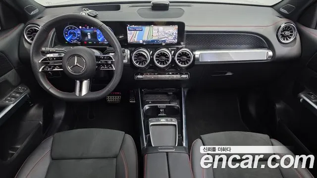 Mercedes-Benz EQB — Фото автомобиля 3