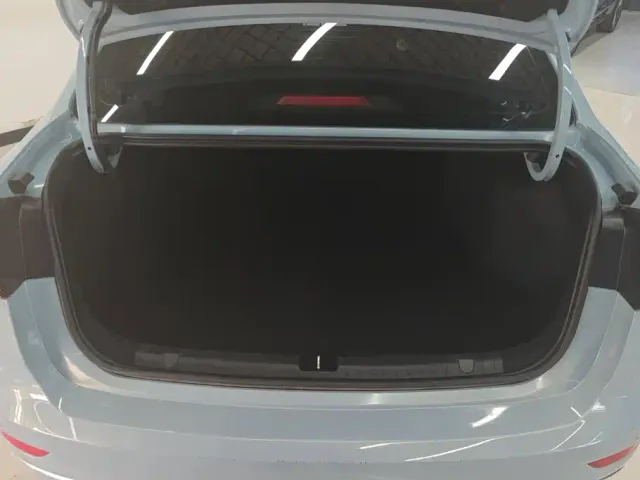 Geely Emgrand — Фото автомобиля 4