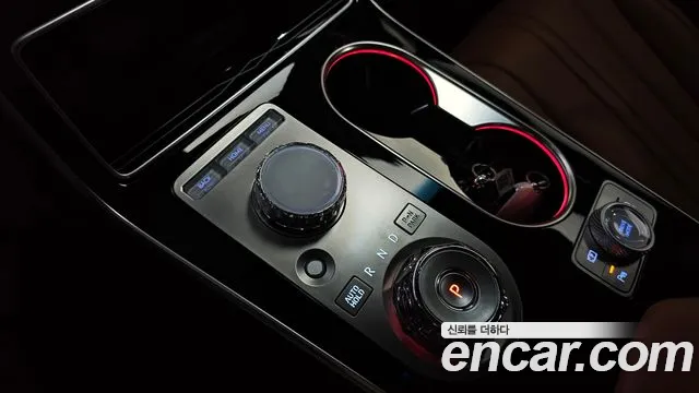Genesis GV80 — Фото автомобиля 12