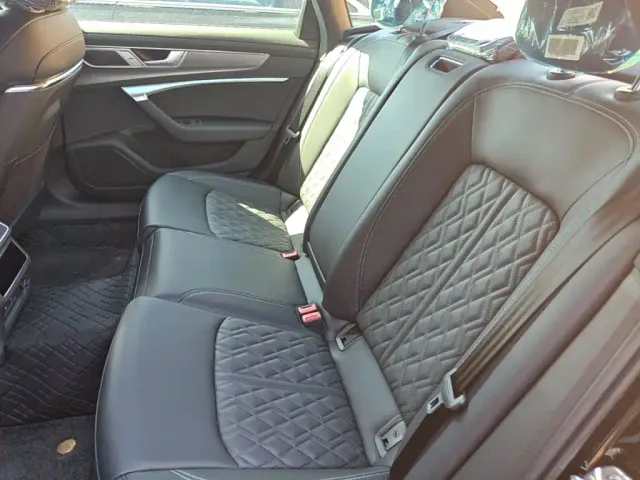 Audi A6L — Фото автомобиля 16