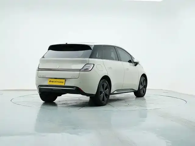 Baojun Cloud — Фото автомобиля 3