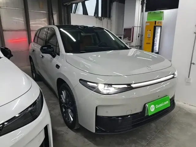 Leapmotor C10 — Фото автомобиля 3