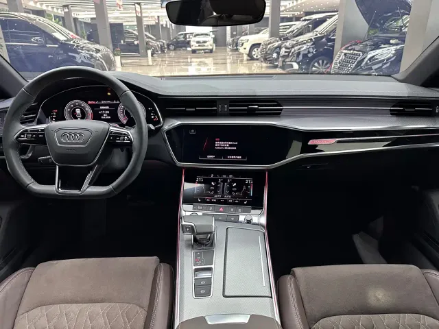 Audi A7L — Фото автомобиля 11