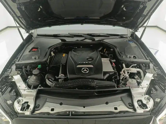 Mercedes-Benz E-Class — Фото автомобиля 10