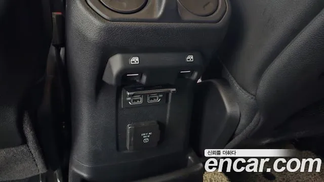 Jeep Wrangler — Фото автомобиля 29