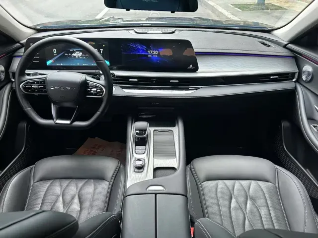 Chery Arrizo 8 — Фото автомобиля 12